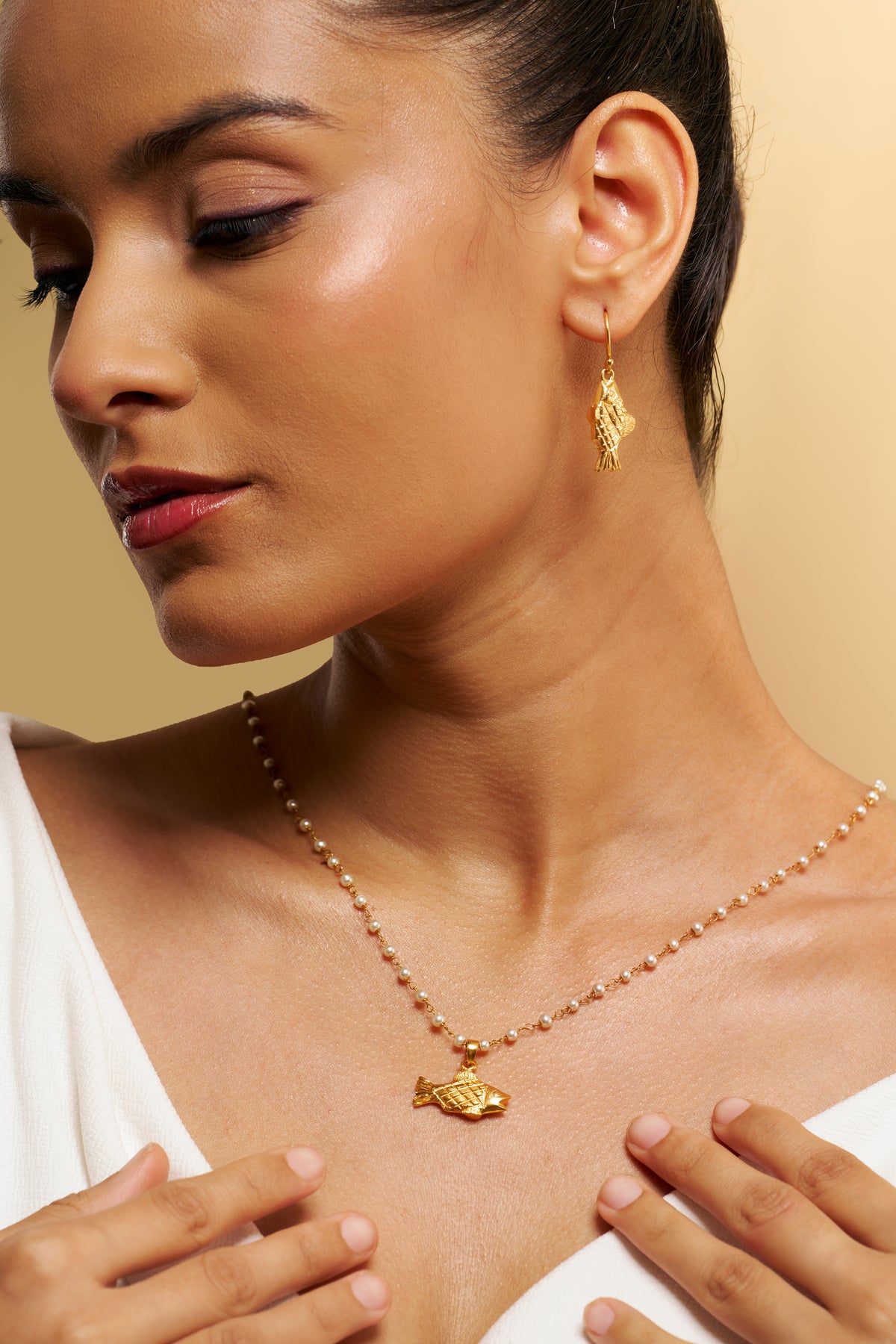 MV Fish Pearl Necklace